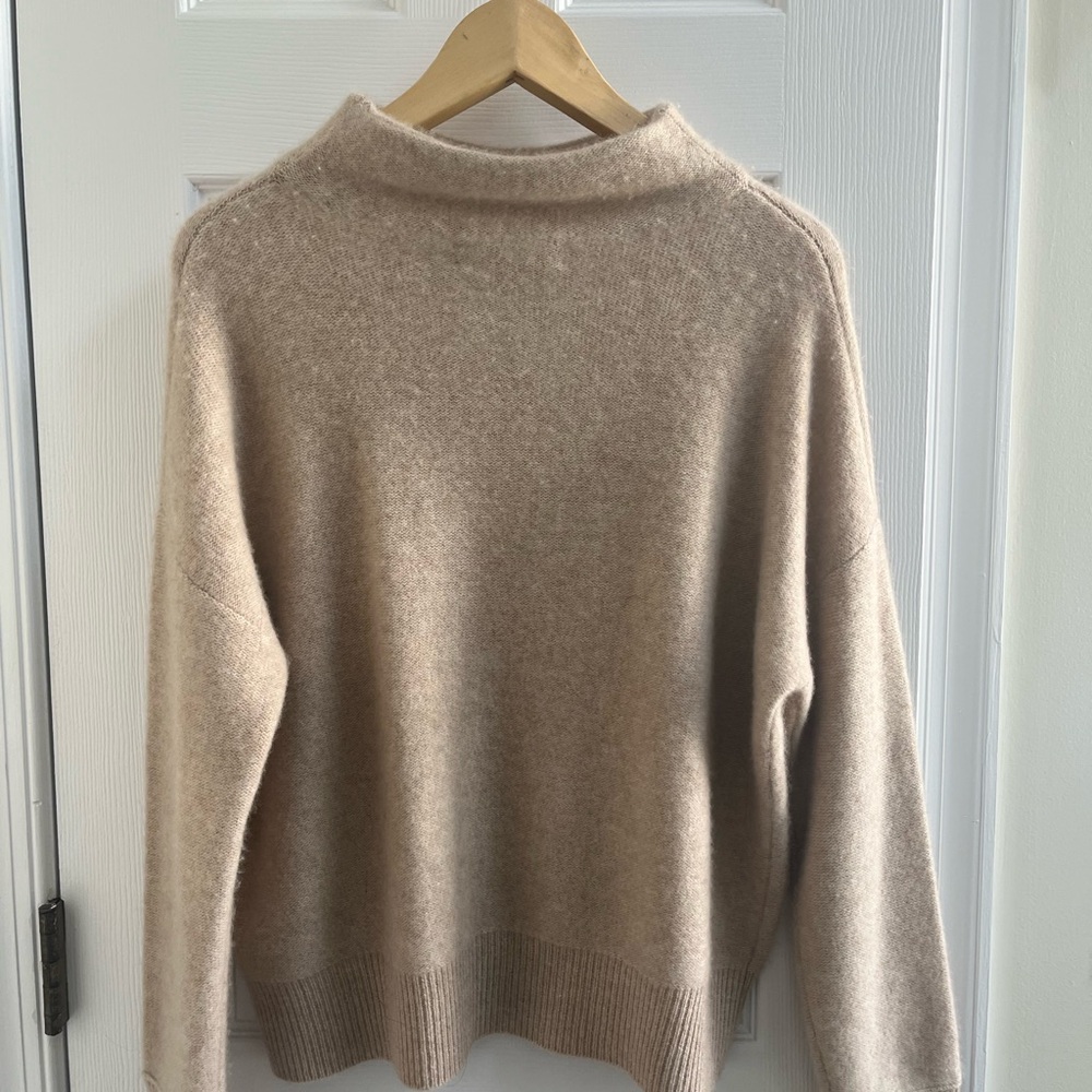 Tahari cashmere Soft Beige Women's Turtleneck Sweater